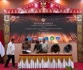 Raih Predikat WTP dari BPK RI Perwakilan Sumsel, Pemkab OKU Timur Catatkan Prestasi Pengelolaan Keuangan Secara Beruntun 4 bpk oku2