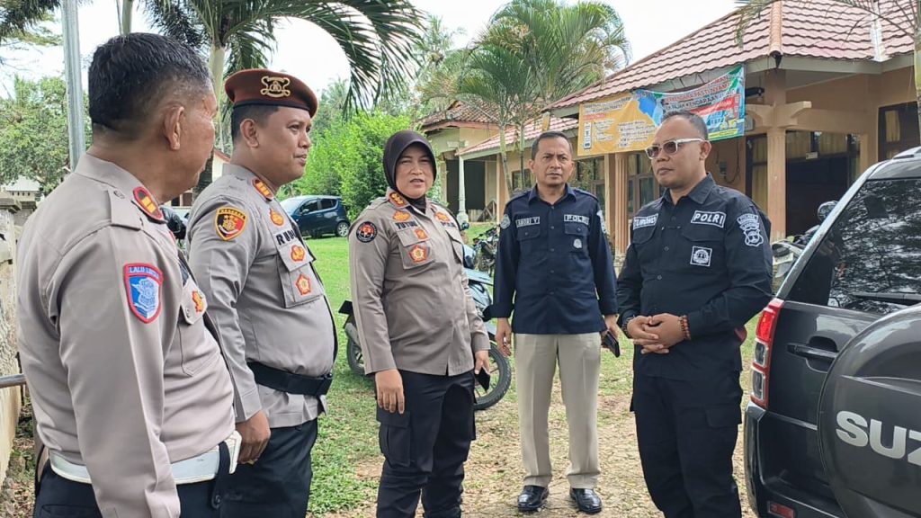 Bidang Humas Polda Lampung Laksanakan Asistensi dan Monitoring Pendistribusian Logistik PSU di Kabupaten Pesawaran 1 humasPol