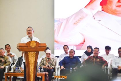 kop merah putih