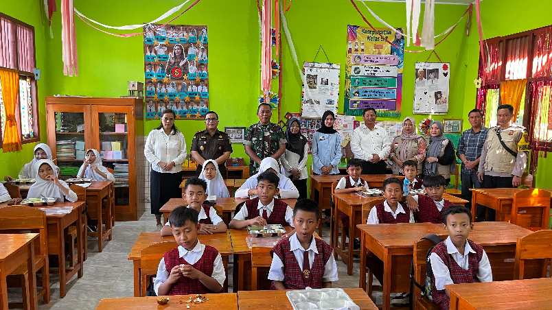 Kejari Pringsewu Laksanakan Rapat Koordinasi dan Monitoring Kegiatan Pendistribusian Program Makan Bergizi Gratis MBG di Kabupaten Pringsewu 4 mbg kejari