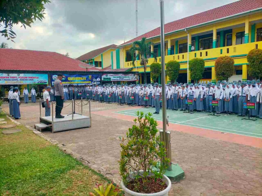 pol go to school