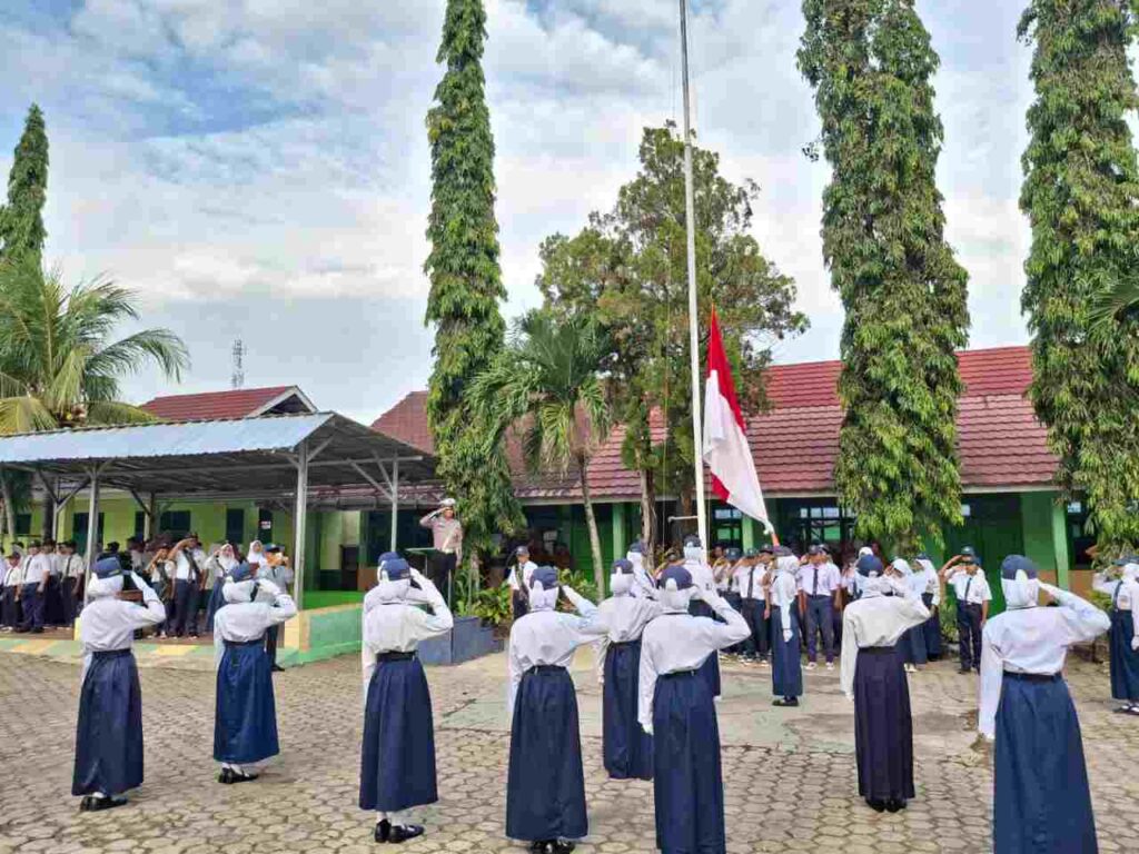 polisi di sekolah
