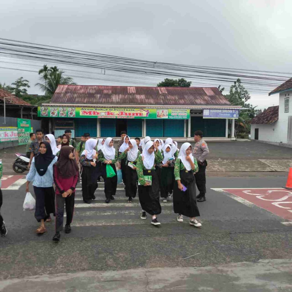 pol lantas sekolah