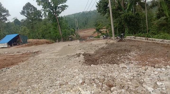 Pembangunan kandang ayam petelur di Desa Jalupang Mulya Kecamatan Leuwidamar Kabupaten Lebak, informasi perizinan masih dalam proses verifikasi